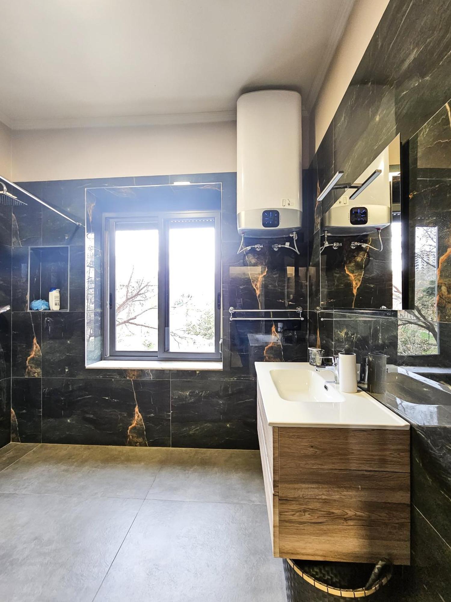 Sunflower Junior Suite Tirana Exterior foto